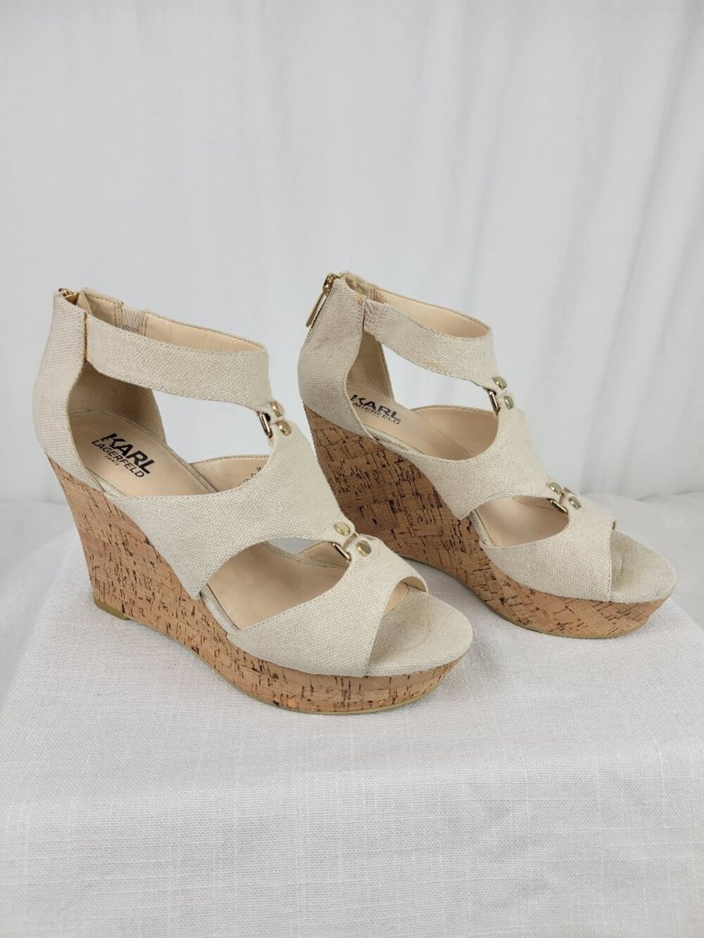 KARL LAGERFELD Cork Wedges Sylvie Beige Canvas Cork Wedge Sandals – Size 9M